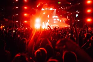 odkryj-magie-light-move-festival-2025-w-lodzi-trzy-dni-niezapomnianych-wizualnych-doznan