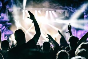 festiwal-labirynt-2023-odkryj-muzyczne-niespodzianki-w-opuszczonej-fabryce