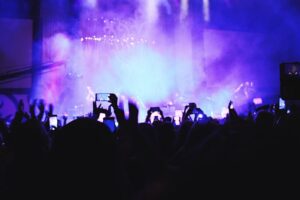 jazzowa-noc-w-kiju-muzyka-i-koktajle-w-sercu-lodzi
