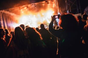 lodz-rozblysnie-na-light-move-festival-2025-nowe-atrakcje-i-strefa-lmf-kids
