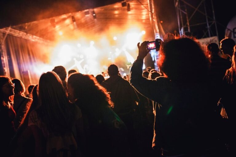 lodz-rozblysnie-na-light-move-festival-2025-nowe-atrakcje-i-strefa-lmf-kids