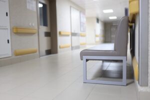 sekretarka-z-lodzkiego-szpitala-podkladala-kolezance-nieznane-tabletki-szokujace-odkrycie