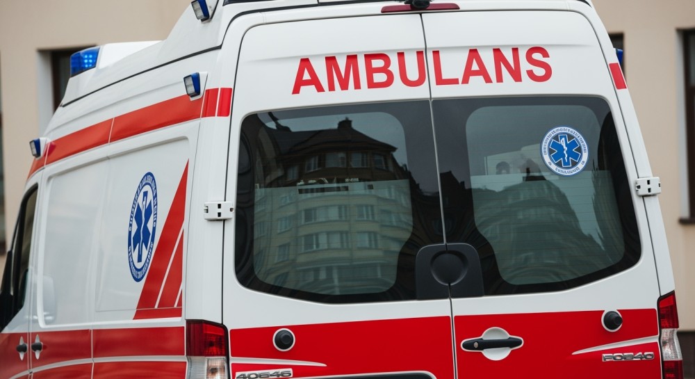 tragedia-na-jeziorze-zaleskim-w-ostatniej-chwili-odwrocona-mezczyzna-ocalal-po-wywroceniu-lodzi