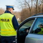 kierowca-bez-uprawnien-i-poszukiwany-aresztowany-po-szalonym-wykroczeniu-drogowym