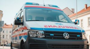 policjanci-zd----yli-na-czas--uratowali---ycie-31--auto-6134