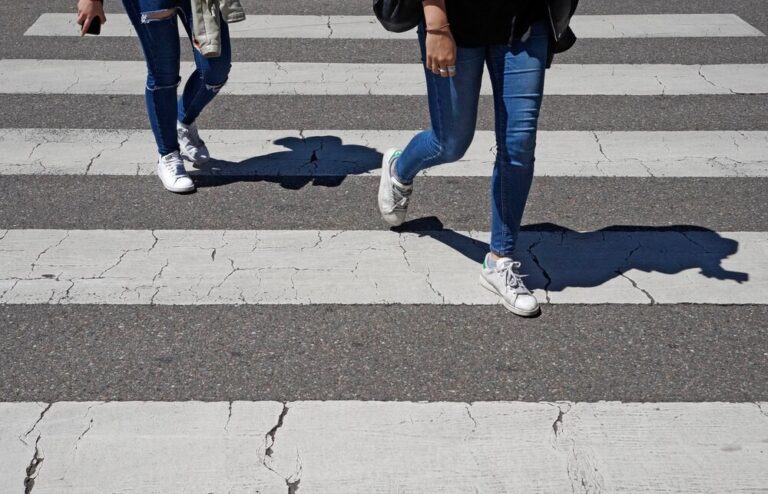 nowy-chodnik-w-ku--nicy-skakawskiej-cieszy-mieszka-auto-6007