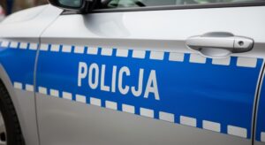 chcia---zatrzyma---radiow--z-na----stopa-----polic-auto-6101