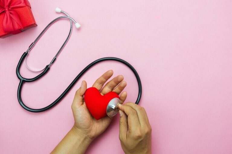 dy--ury-aptek-w---odzi-w---wi--ta-bo--ego-narodzen-auto-3940