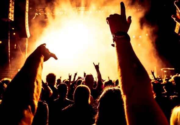 mrozu-w-atlas-arenie-w---odzi--us--yszymy-najnowsz-auto-1841