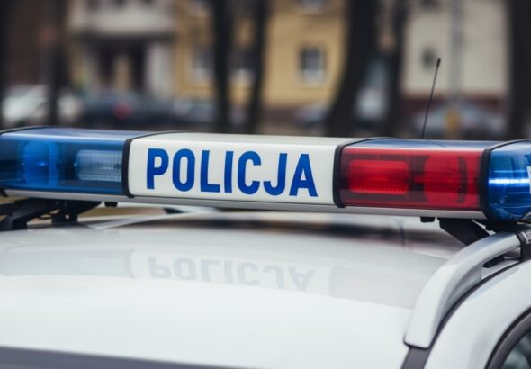 dwa-nowe-radiowozy-dla-radomszcza--skich-policjant-auto-6068