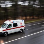 nowoczesny-defibrylator-aed-ratuje---ycie-w-hali-s-auto-1033