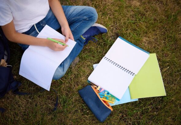 okr--g--y-st-----w-sprawie-przysz--o--ci-szko--y-w-auto-3588