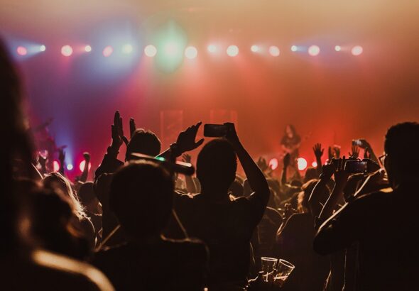 ralph-kaminski-w-wytw--rni-w---odzi--zgarnij-bilet-auto-1757