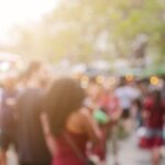 seniorze--nie-jeste---sam--telefon---yczliwo--ci-w-auto-5276