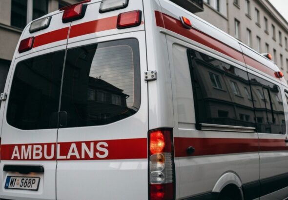 uwaga-na-kruchy-i-cienki-l--d-na-zbiornikach-wodny-auto-923