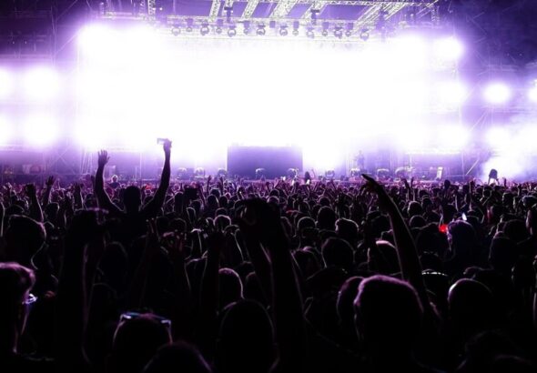 zimne-p--ywanie-w-aquaparku-fala-w---odzi--to-jedn-auto-1801