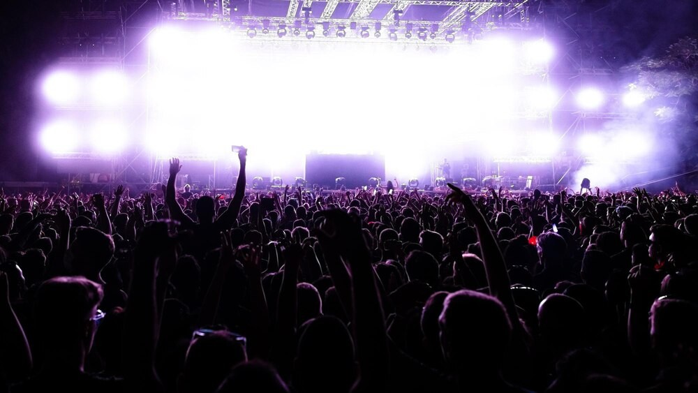 zimne-p--ywanie-w-aquaparku-fala-w---odzi--to-jedn-auto-1801