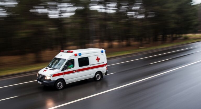 zimowe-wsparcie-dla-os--b-bezdomnych--wsp--lne-dzi-auto-1033