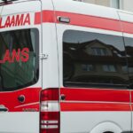 defibrylator-aed-uratowa-----ycie-m----czyzny-w----auto-942