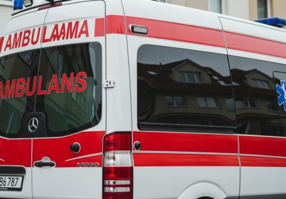 defibrylator-aed-uratowa-----ycie-m----czyzny-w----auto-942