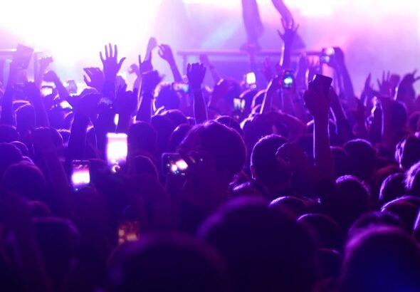 henry-no-hurry-odwiedzi-dom-literatury-w---odzi--p-auto-1780