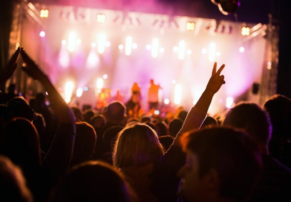 kino-na-teofilowie-w---odzi-gotowe-na-otwarcie--na-auto-1761