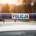 w-ci--gu-jednego-dnia-w-r--ce-policjant--w-wpad--o-auto-6084