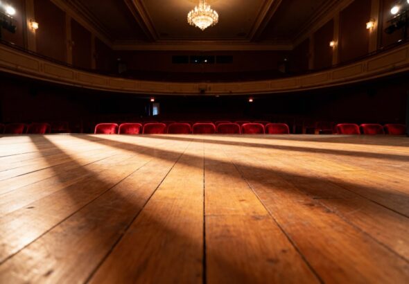 ----dzkie-dla-m--odych--ostatni-w-tym-roku-spektak-auto-6524