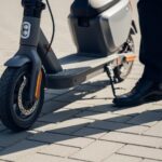 jecha--y-razem-na-jednej-hulajnodze-auto-5632