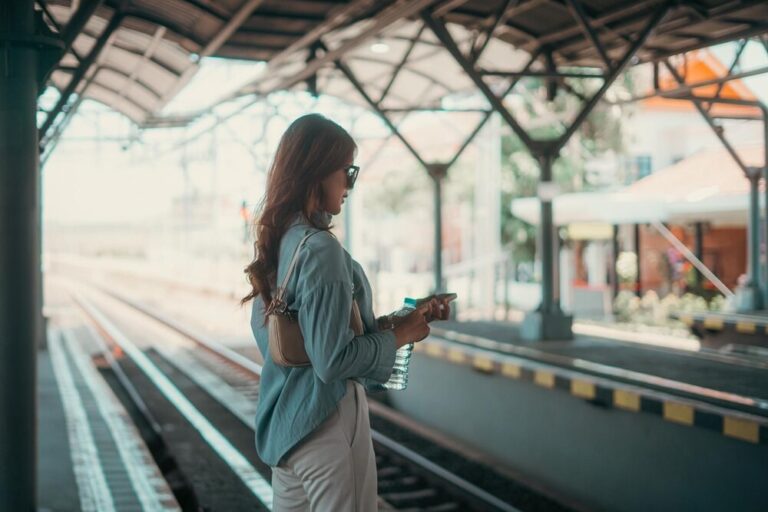 ju---dzi---mo--esz-poprowadzi---poci--g-po-w----le-auto-4200