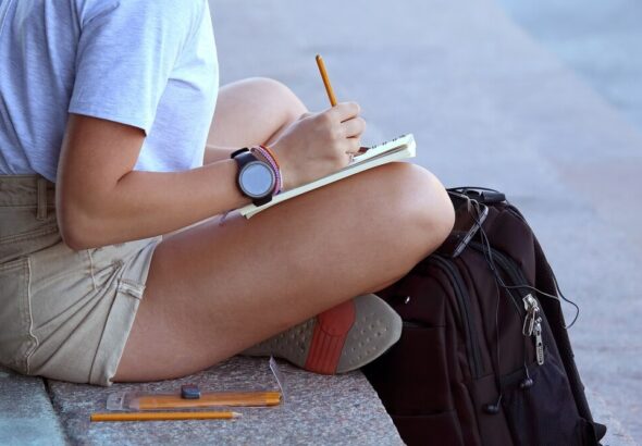 policjanci-na-targach-edukacyjnych-w-skierniewicac-auto-3524