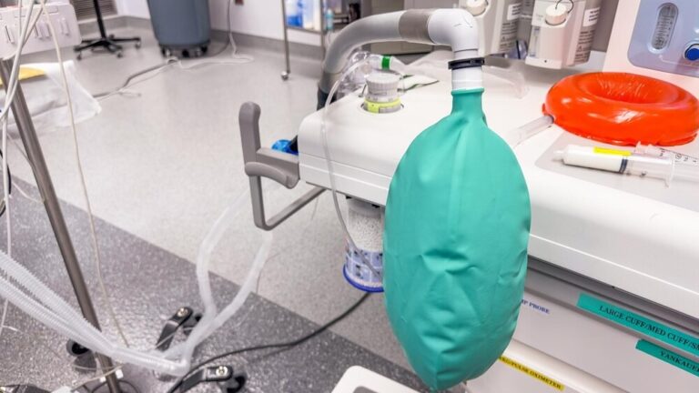 prze--omowy-wynalazek-naukowc--w-z-uniwersytetu----auto-3890