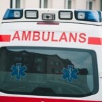 wiosenne-niebezpiecze--stwa--m--odzie---na-dachu-o-auto-892