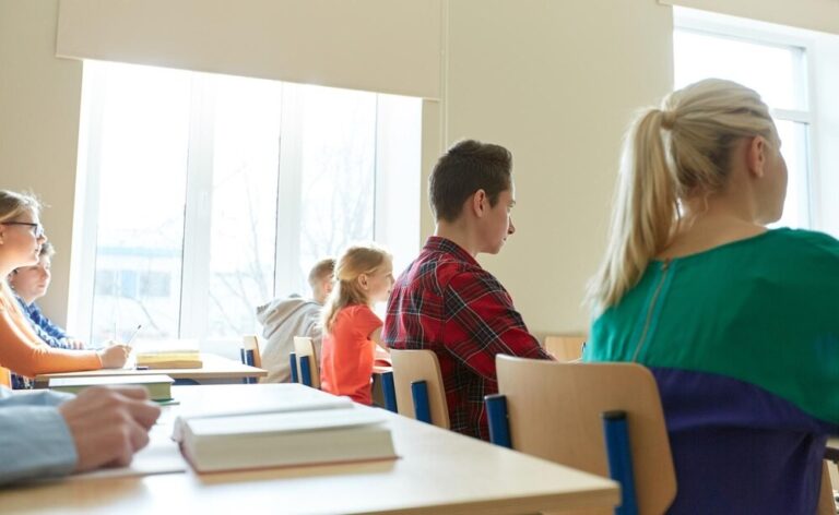 angielski--malarstwo--a-mo--e-wyszywanie--warsztat-auto-3519