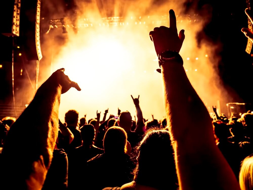 ----dzkie-dla-kultury--bezp--atny-koncert-teatru-w-auto-1841