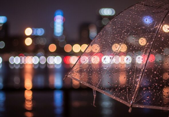 intensywne-opady-deszczu--imgw-ostrzega-przed-nieb-auto-5133