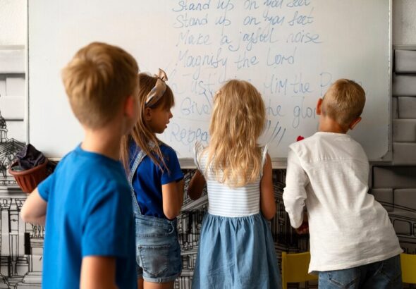 nowe-szanse-dla-uczni--w-i-doros--ych-z-----dzkieg-auto-3545