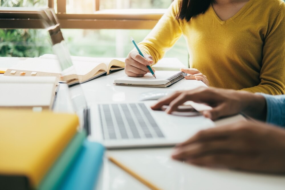 pabianicka-policja-wspiera-edukacj---drogow---dzie-auto-3577