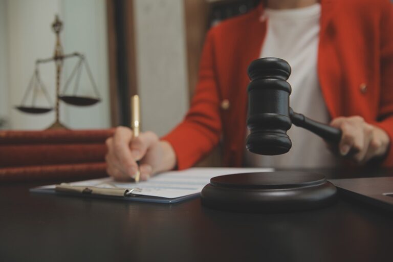 policja-w---odzi-wspiera-m--odzie---w-unikaniu-kon-auto-3954