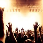 rozta--czeni---odzianie-na-placu-wolno--ci--tak----auto-1785