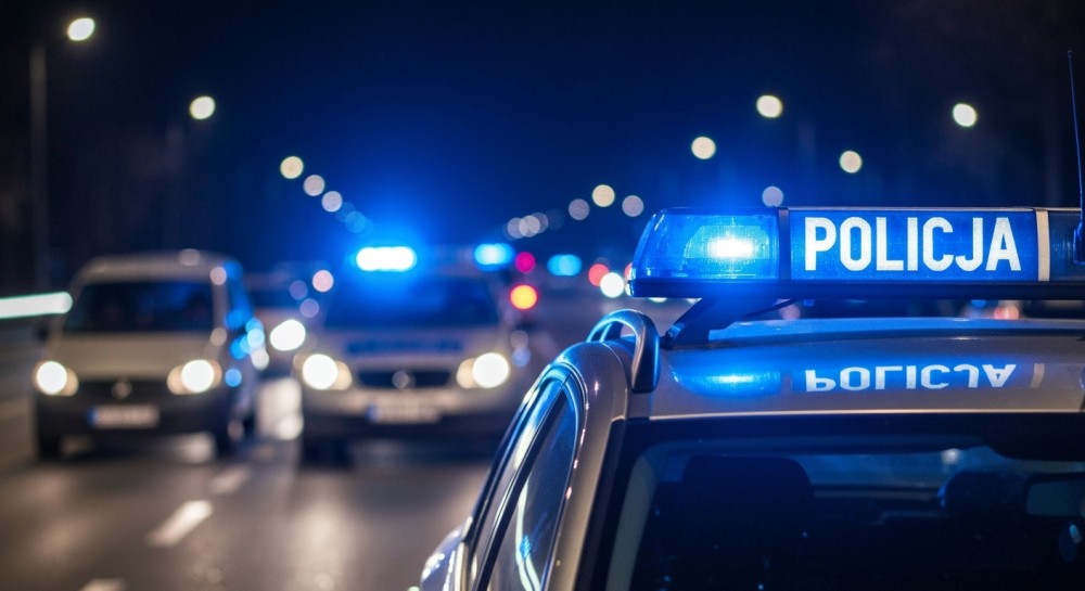 policja-poszukuje-sprawcy-zniewa--enia-obcokrajowc-auto-445