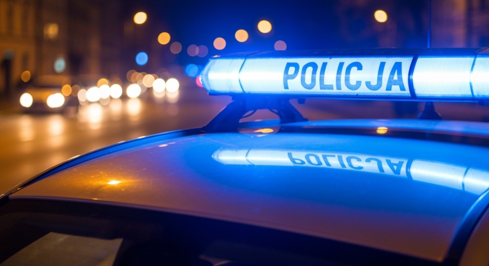 niesprawne---wiat--o-zwr--ci--o-uwag---policjant---auto-1337